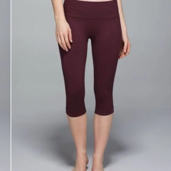 Lululemon In The Flow Crop II Heathered Bordeaux Drama - Picture 2 of 3